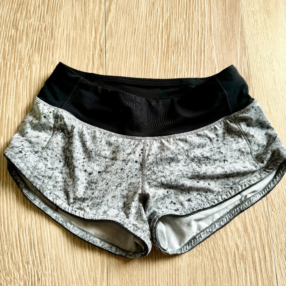 Lululemon Speed Up Size 2 - 2.5 inch - Low Rise